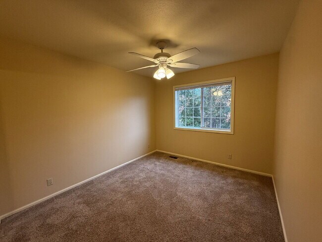 Building Photo - 2225 Marie Ln