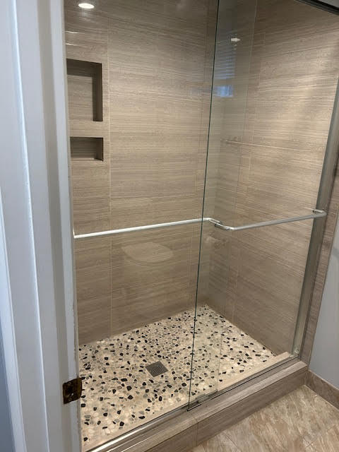 shower details - 7216 15th Ave