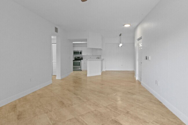 Building Photo - 3019 Alcazar Pl