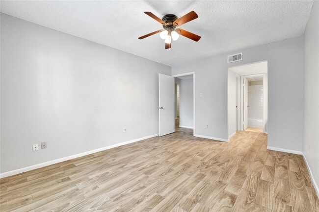 Building Photo - 2800 Jeanetta St