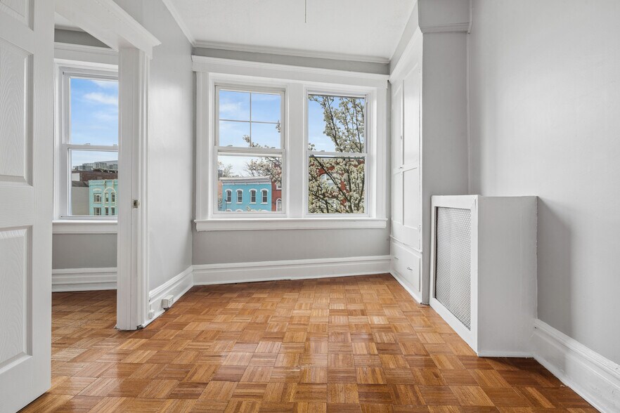 Building Photo - 225 Glenridge Ave