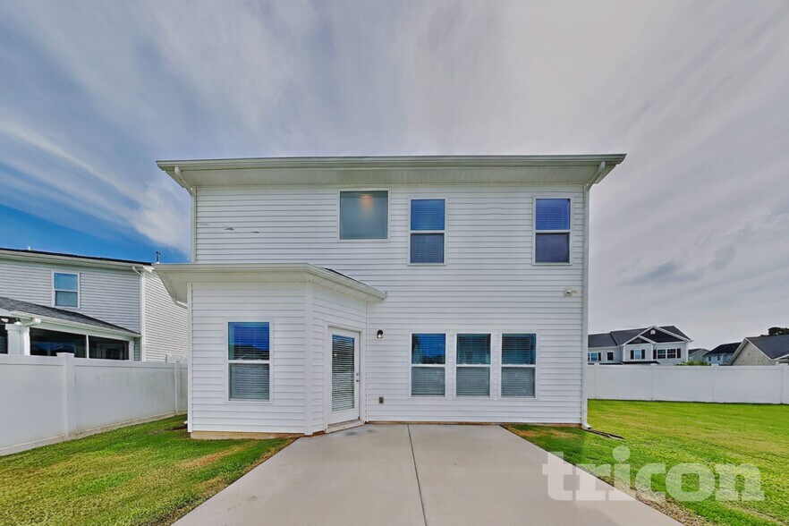 Building Photo - 834 Lakemont Dr