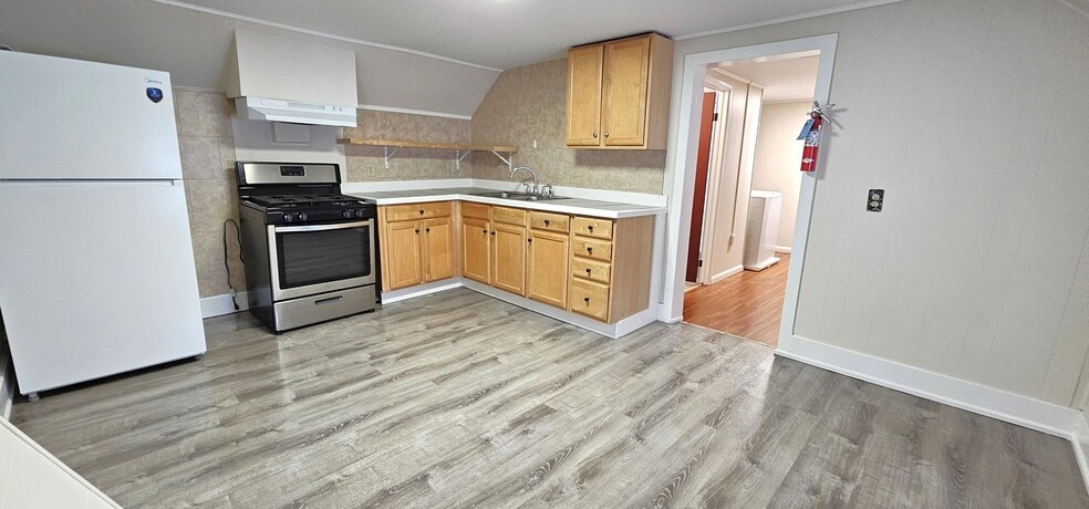 Building Photo - 216 N Champlain St