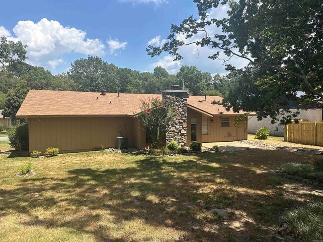 Building Photo - 820 S Shackleford Rd