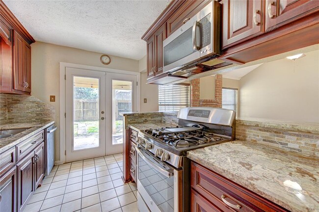 Building Photo - 4705 Dogwood Dr