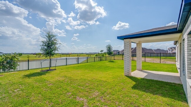 Building Photo - 27327 Blue Pool Dr