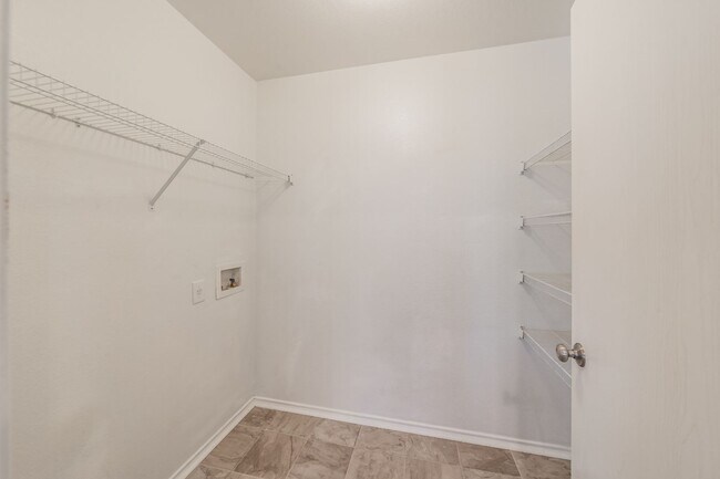 Building Photo - 25% OFF FIRST MONTH'S RENT WITH 12 MONTH LEASE! Lovely 3 bedroom, 2 bath home in Harriet Creek Ra...