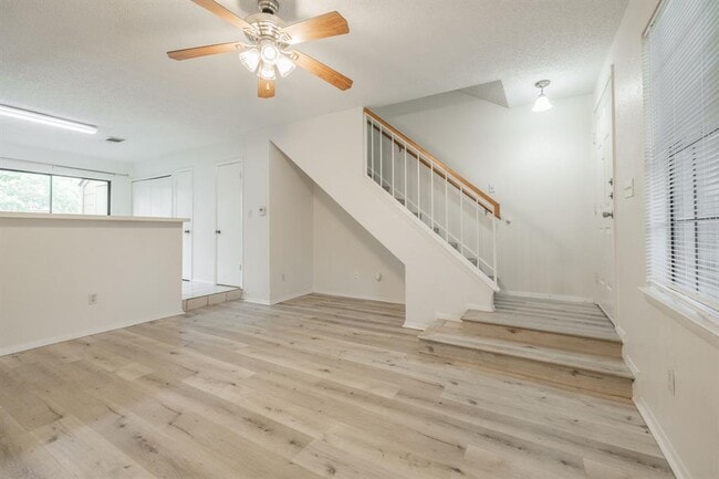 Building Photo - 11901 Swearingen Dr