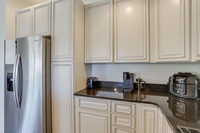 Building Photo - 3 bed 2.5 bath Townhome in Northwest Denver