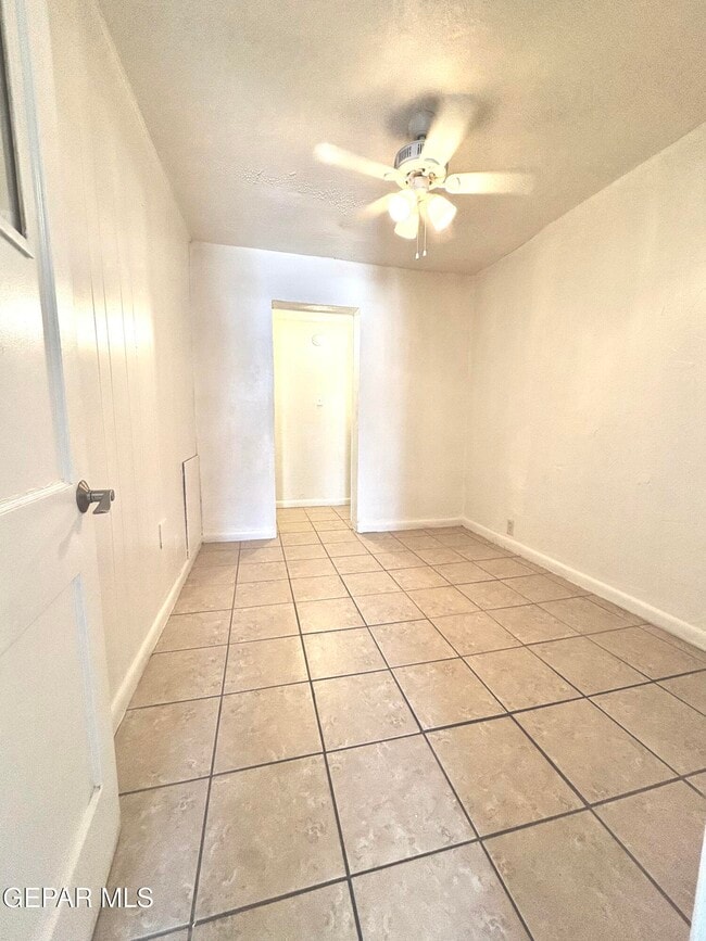 Building Photo - 517 Bataan Cir