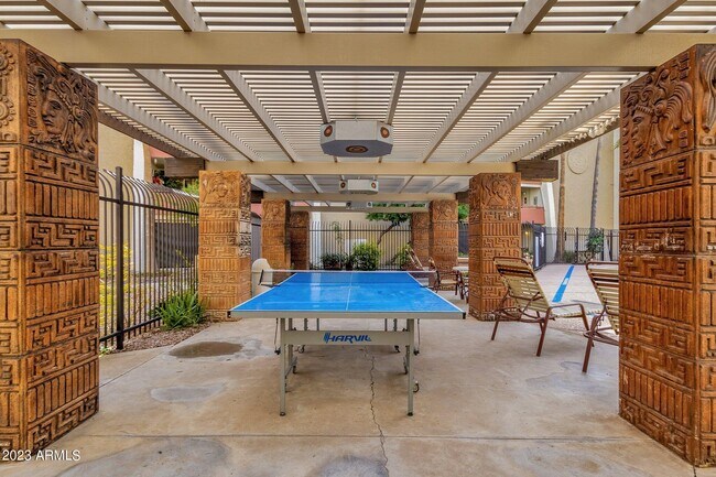 Building Photo - 7625 E Camelback Rd