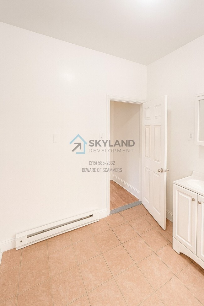 Building Photo - 3424 N Sydenham St
