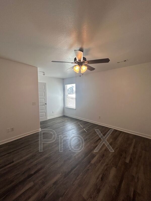 Building Photo - 644 Hidden Springs Dr