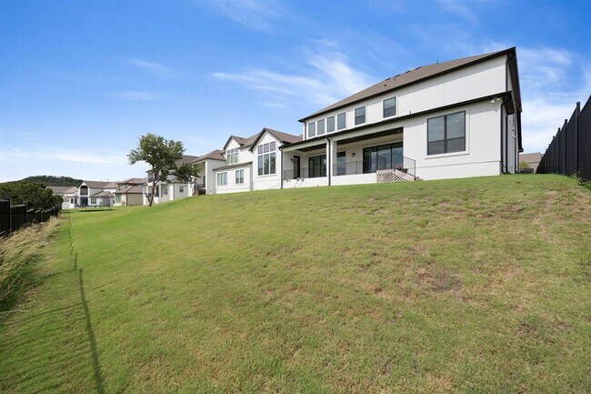 Building Photo - 2304 Novara Trl