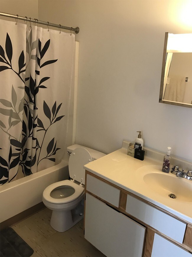 Building Photo - 2451 Ben Dougan Ln