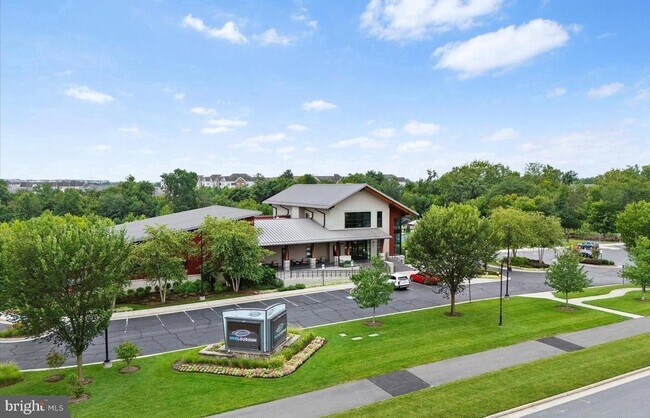 Building Photo - 44848 Tiverton Sq