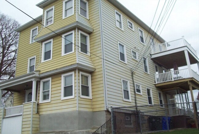 Building Photo - 157 Earle St