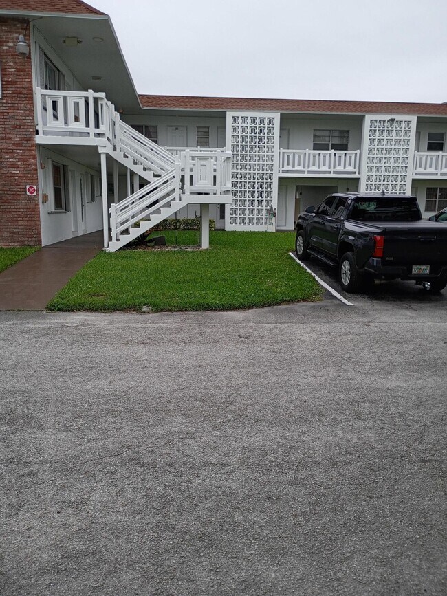 Building Photo - 1501 NW 43rd Ave