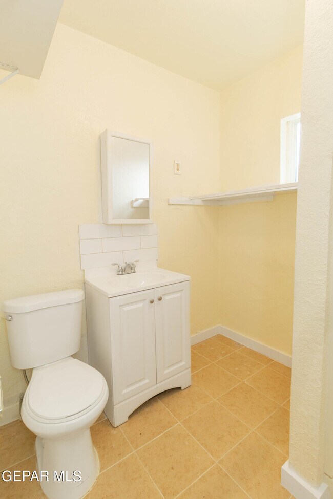 Building Photo - 1309 E Rio Grande Ave