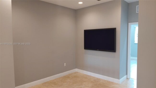 Building Photo - 1115 N 17th Ave