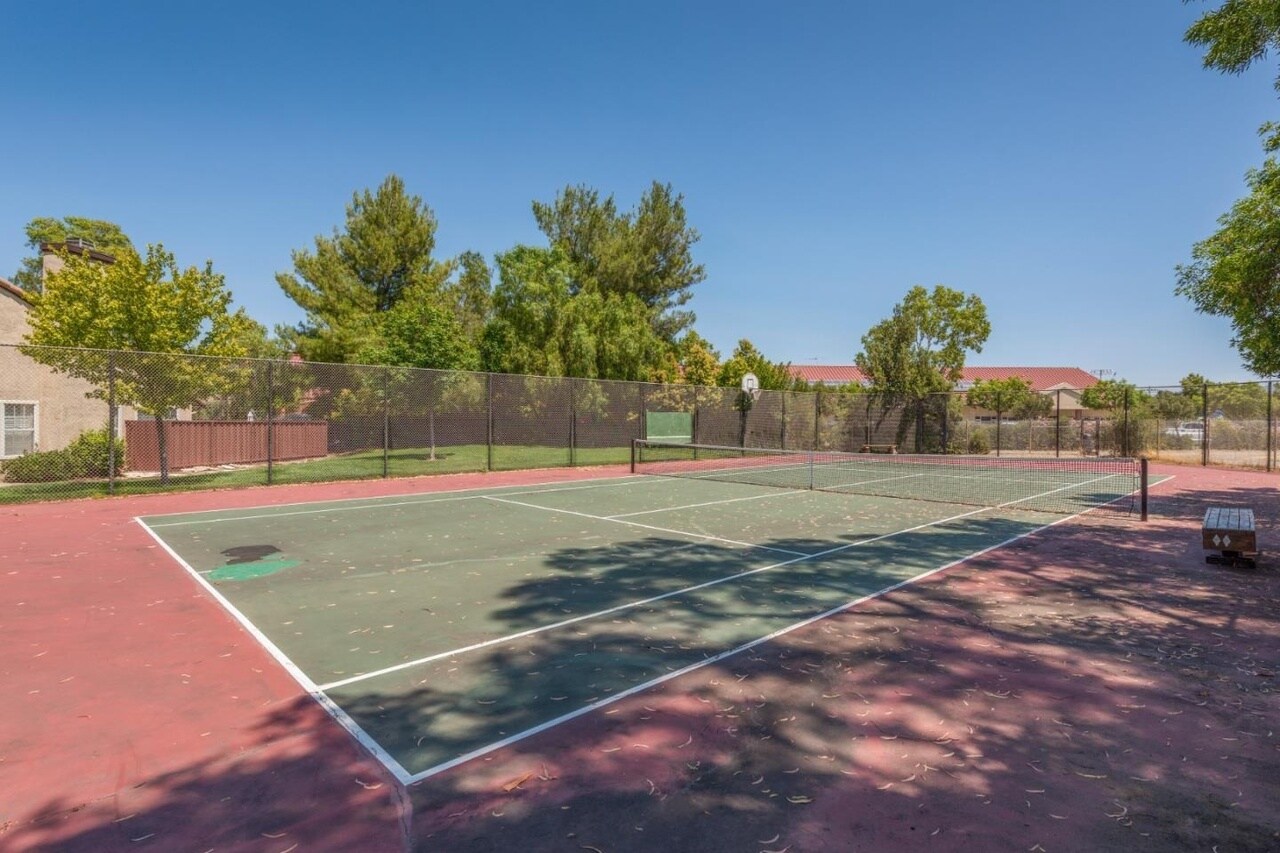 Building Photo - 1324 Chateau Cmn