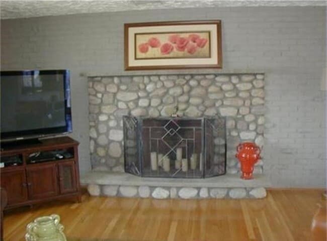 Building Photo - 6 Glover Dr