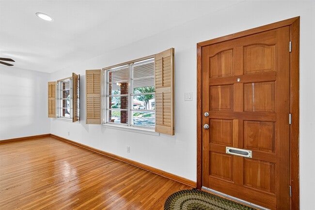 Building Photo - 8923 Greiner Dr