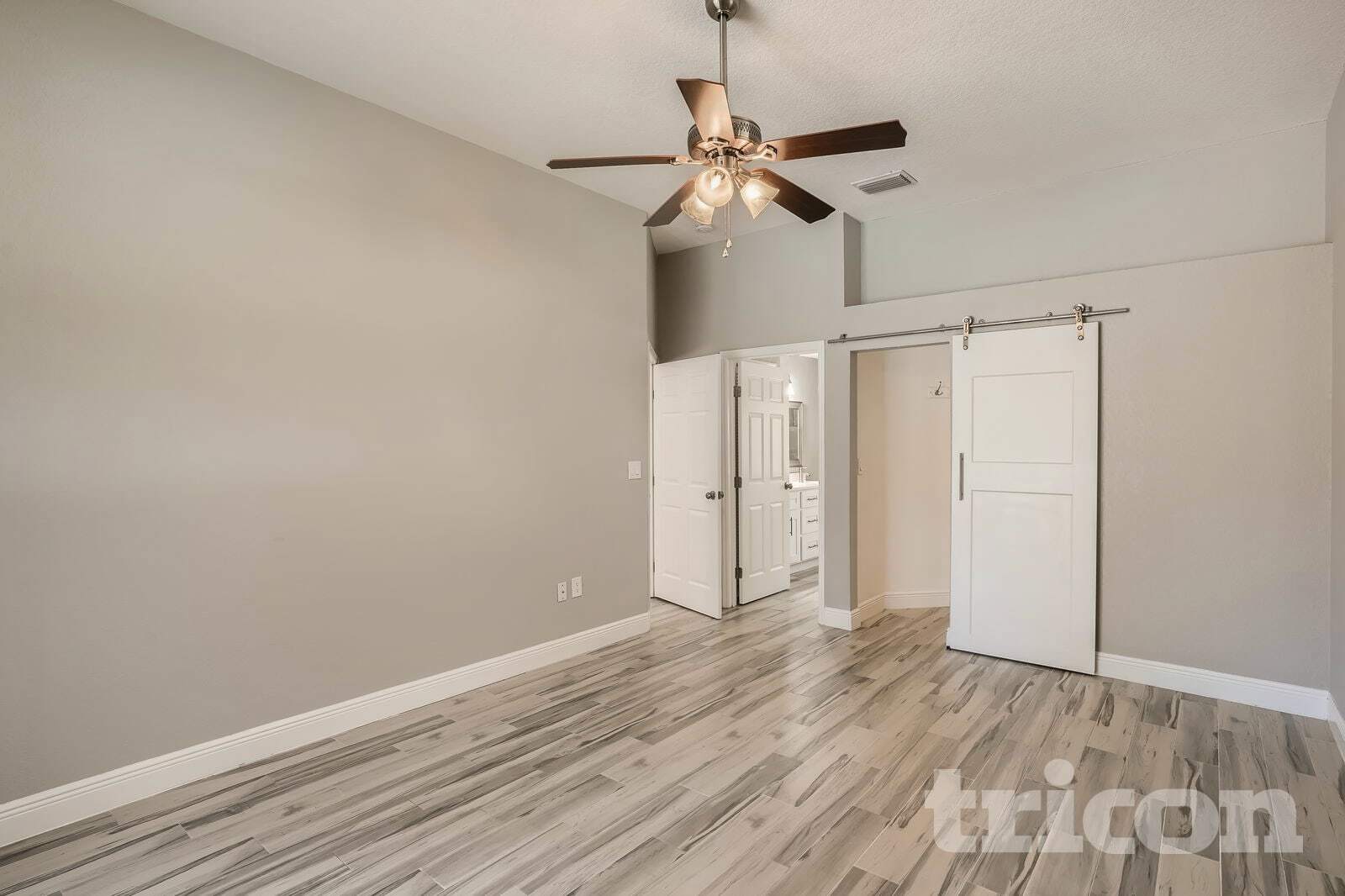 Building Photo - 598 Waterford Cir W