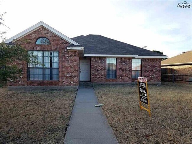 Building Photo - 3 bedroom, 2 bath close to Sheppard AFB