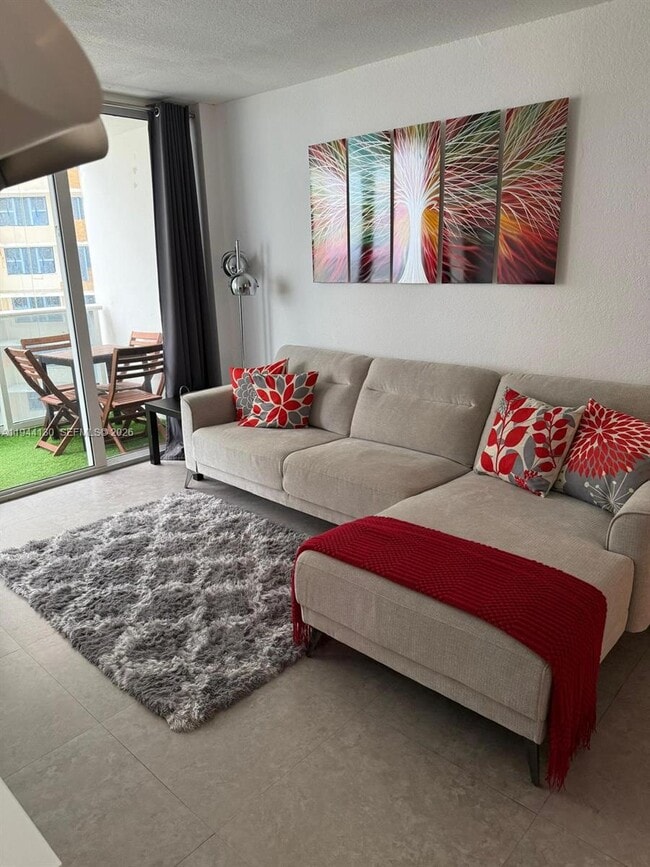 Building Photo - 3140 S Ocean Dr