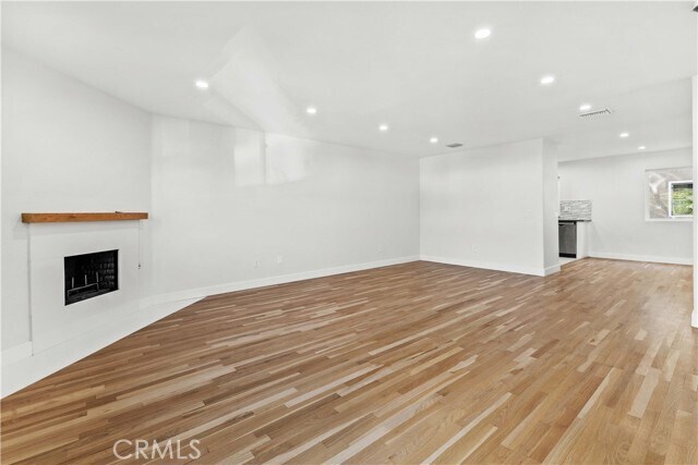 Building Photo - 552 Hahn Ave