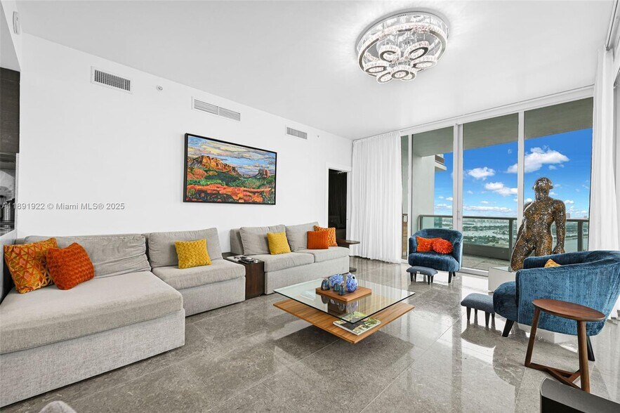 Building Photo - 900 Biscayne Blvd