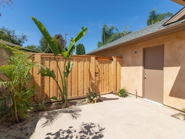 Building Photo - Studio with Loft, Private Patio, and All U...