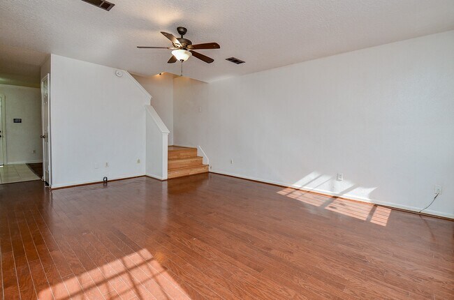 Building Photo - 13837 Purplemartin St