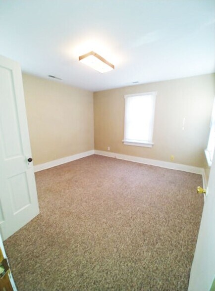 Building Photo - 910-914 N 11th Street