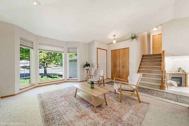 Building Photo - For Rent: Beautiful 3 Bed, 3 Bath Home in Desirable Eagle Ridge