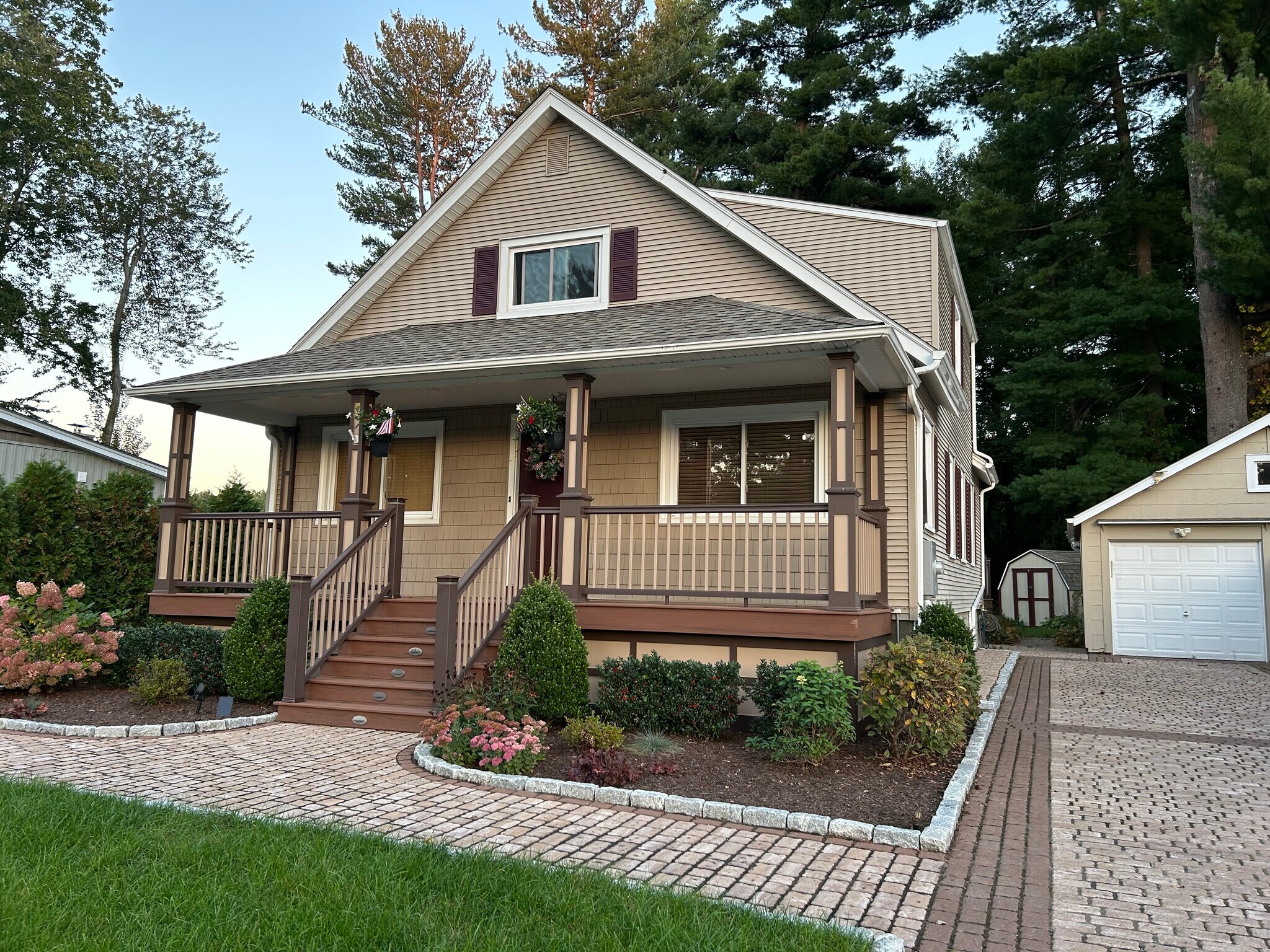Building Photo - 102 Cottage Rd