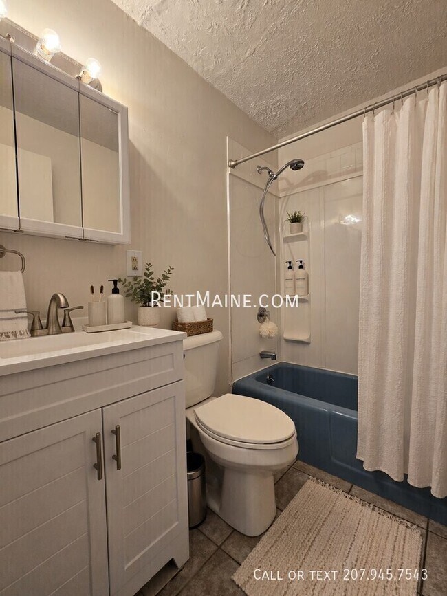 Building Photo - 10 Tall Pines Dr