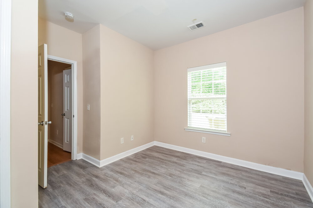 Building Photo - 410 Deepstream Crossing