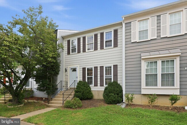 Building Photo - 8013 Dayspring Ct