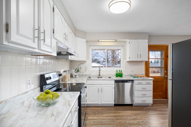 Building Photo - 1506 Starling Dr