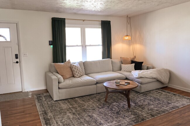 Building Photo - 1523 N Hershey Rd