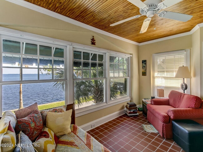 Building Photo - 2119 River Blvd