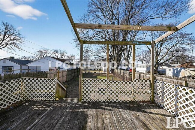 Building Photo - 1434 Kedron St