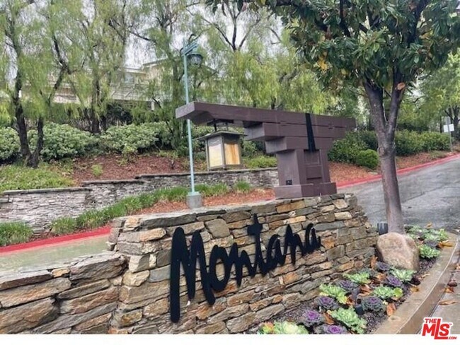 Building Photo - 27109 Teton Trail