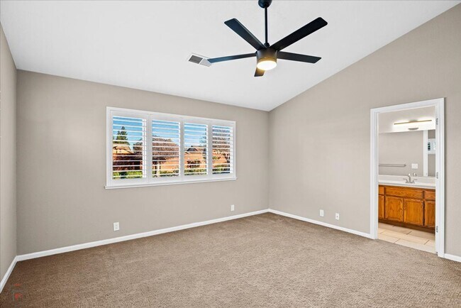 Building Photo - Lovely 3 Bedroom/2 Bath Home Located in Lodi Ca