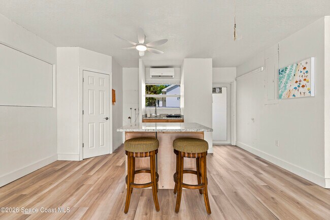 Building Photo - 215 Pelican Dr