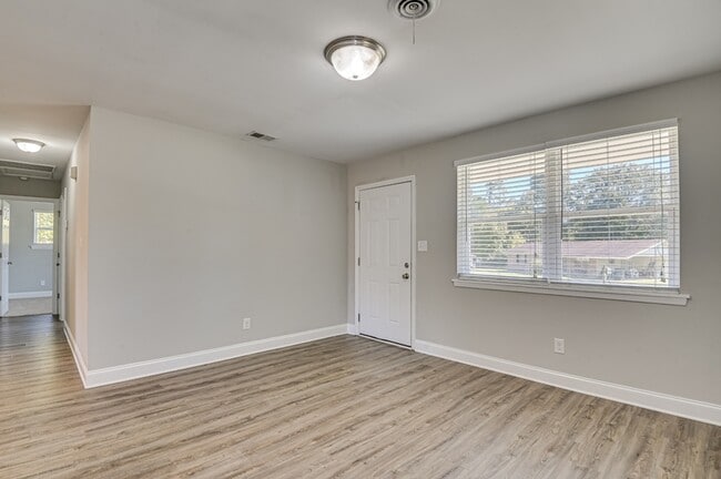 Building Photo - 3423 Cannongate Dr