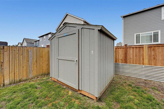 Building Photo - Spacious Newer Lacey Home | 3-Bed Home with A/C, Gas Fireplace, Bonus Loft & Fully Fenced Backyard!