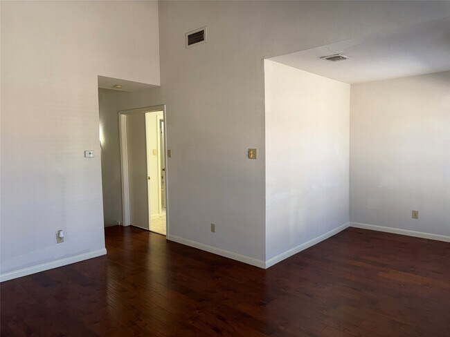 Building Photo - 2121 El Paseo St